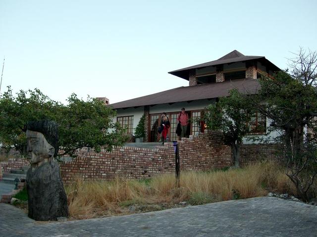 Eingang Etosha Safari Lodge