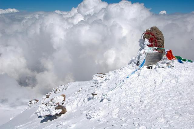 Schnee- und Eisskulpturen am Gipfelstein